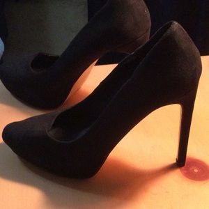 High black sueded heels. Worn a few times.